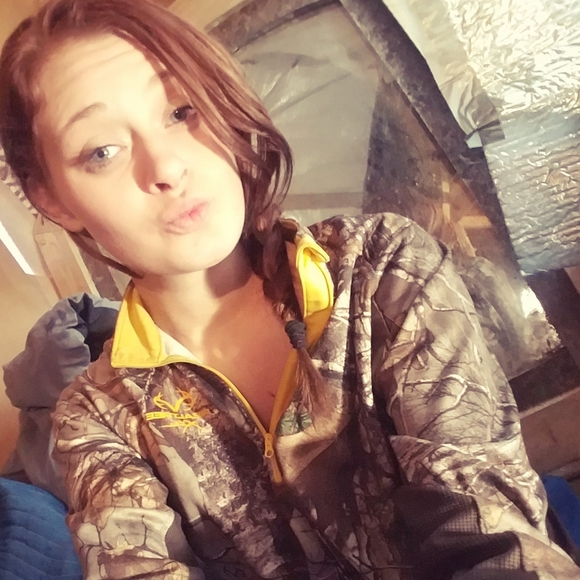 Meet your Posher, Ashley - Picture 1 of 1